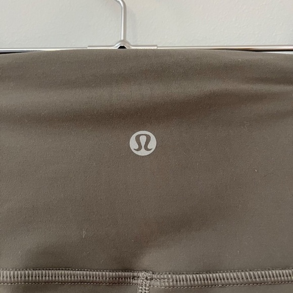 Lululemon Women Activewear Shorts -Size 0 -Green Align High Rise 6" Inseam - Picture 4 of 7